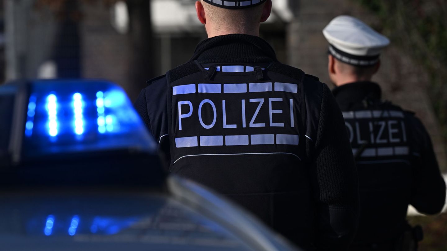 Polizeieinsatz: Betrunkener schießt mit Schreckschusswaffe vom Balkon