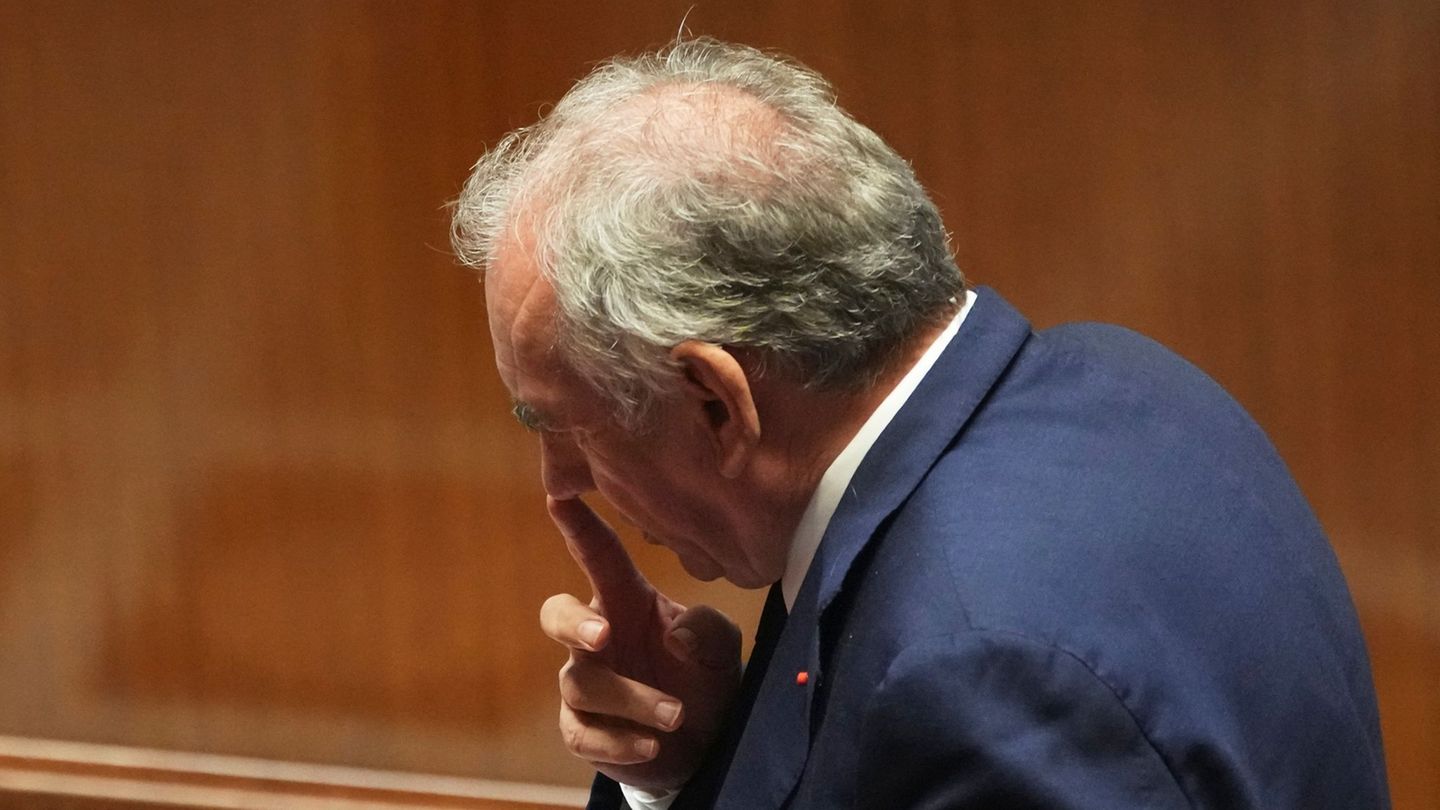 Verlorene Vertrauensfrage: Frankreich sucht nach Regierungssturz neuen Premier