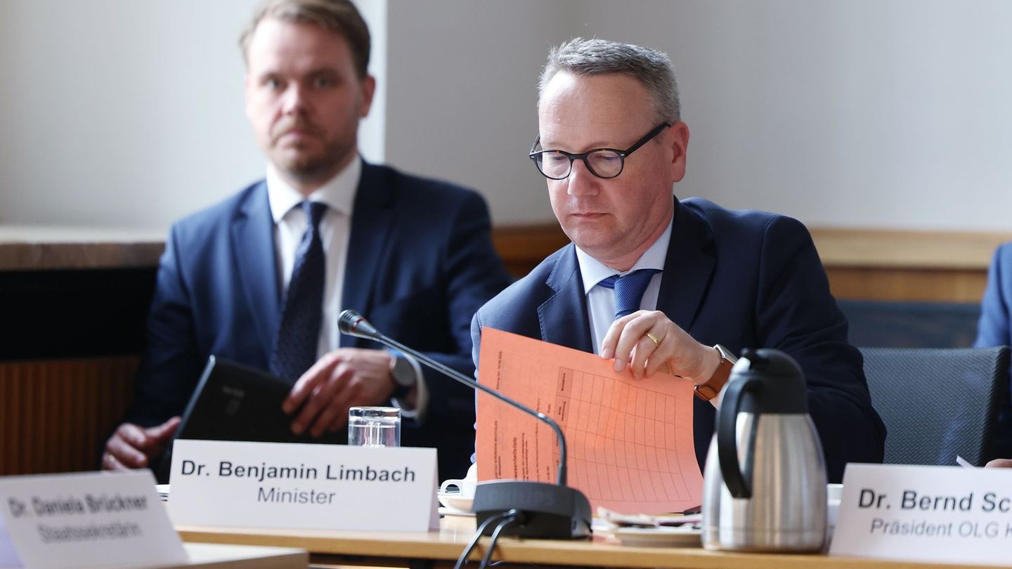 Nach Anti-Merz-Schmierereien: Anwalt zu rechtswidriger Razzia: „Keine saubere Arbeit“