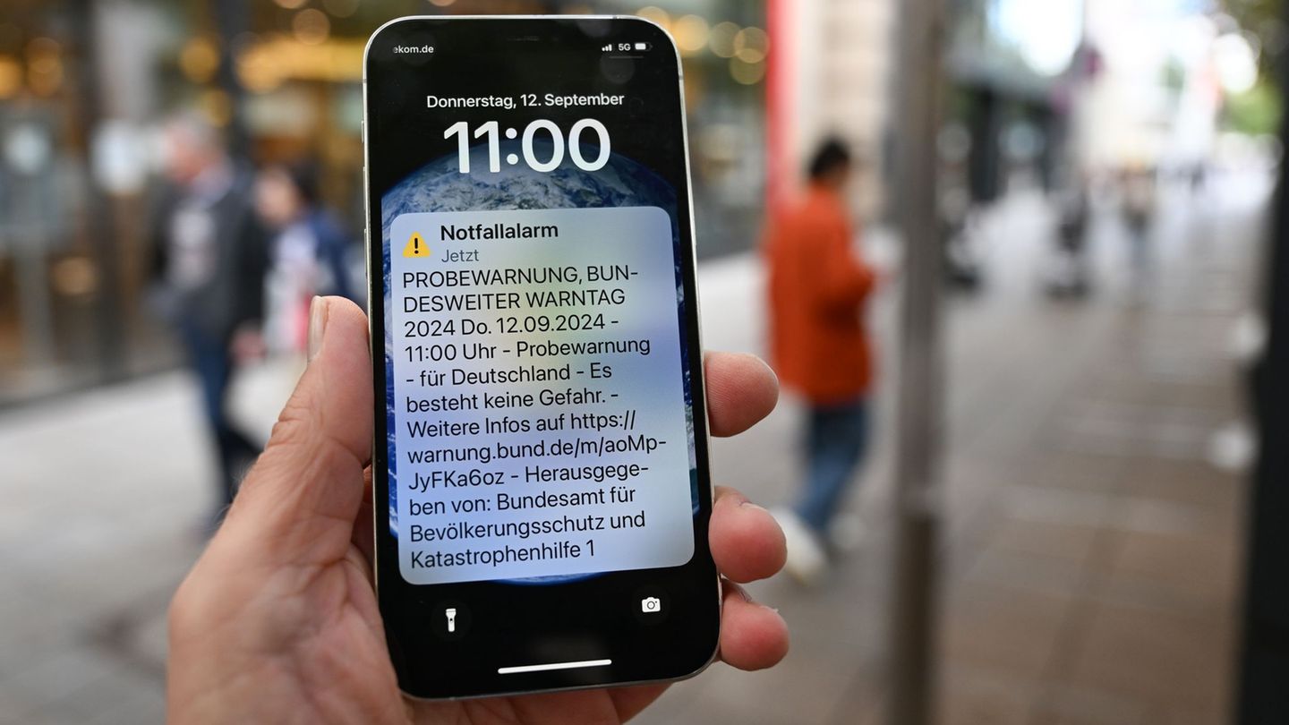 Probealarm: Üben für den Ernstfall: darum schrillen Handys und Sirenen