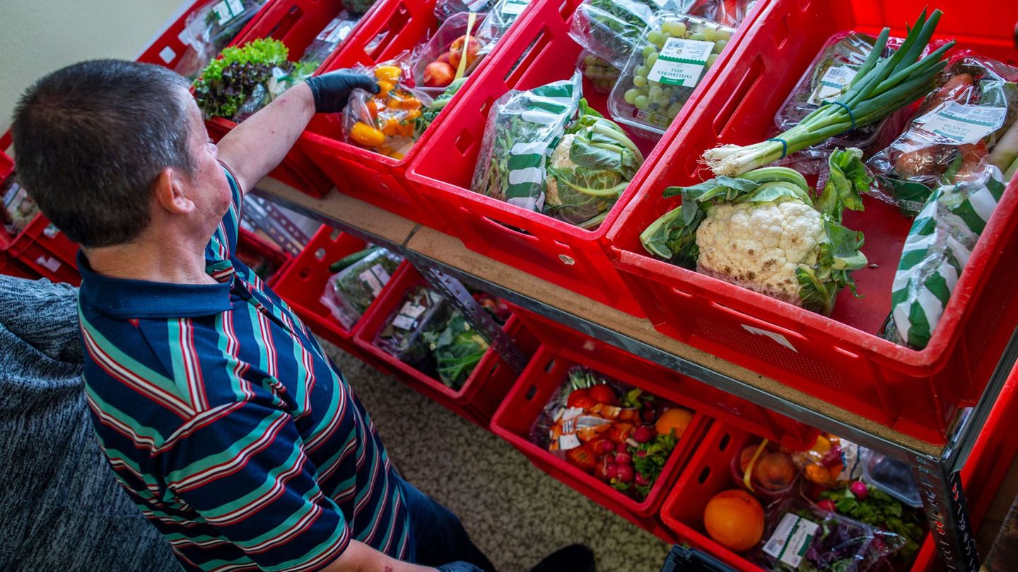 Tafeln in Not: Tafel-Regale weniger gefüllt – Hilfsbedarf weiter hoch