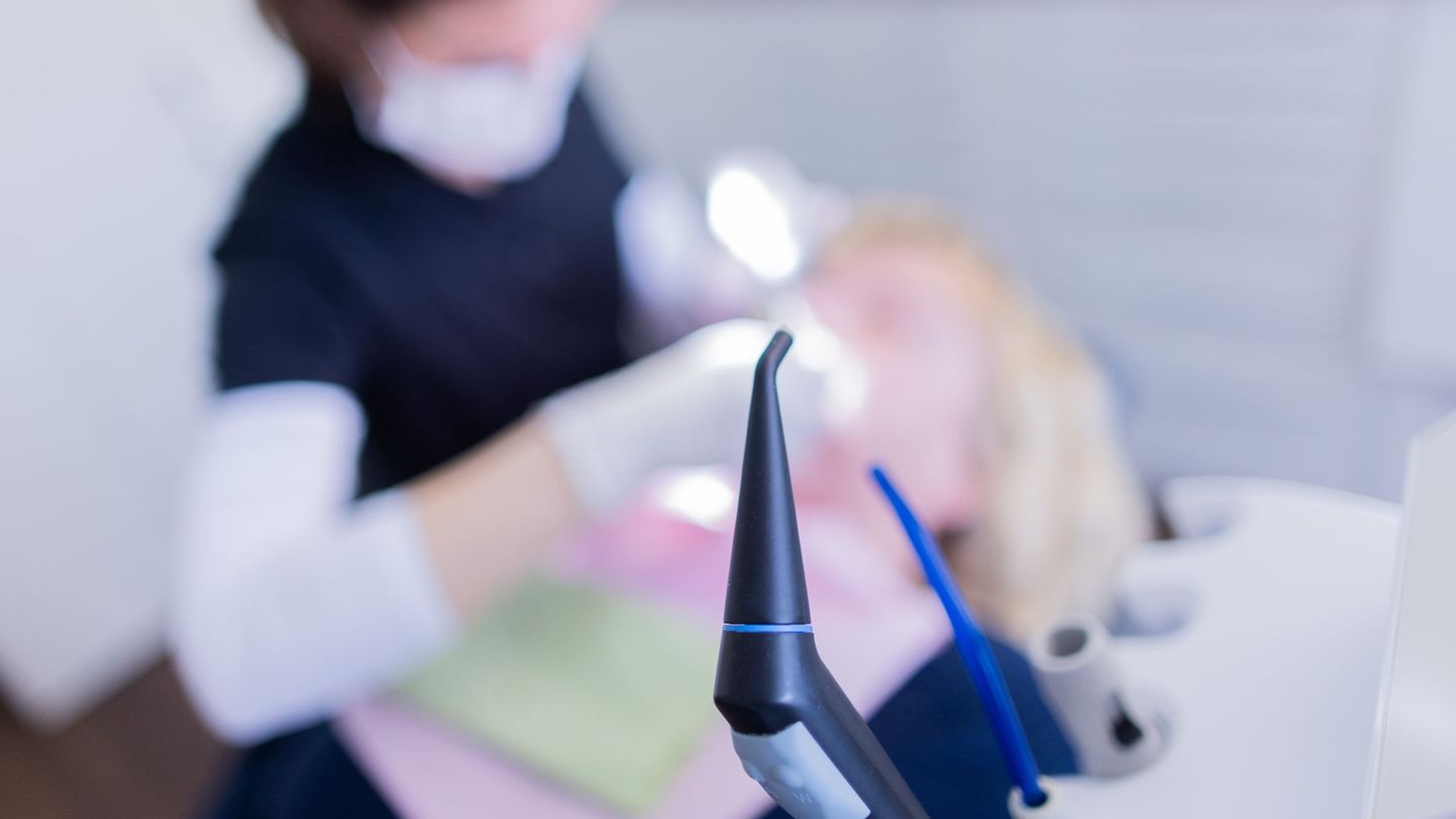 Mundhygiene: Wie sinnvoll ist die professionelle Zahnreinigung?