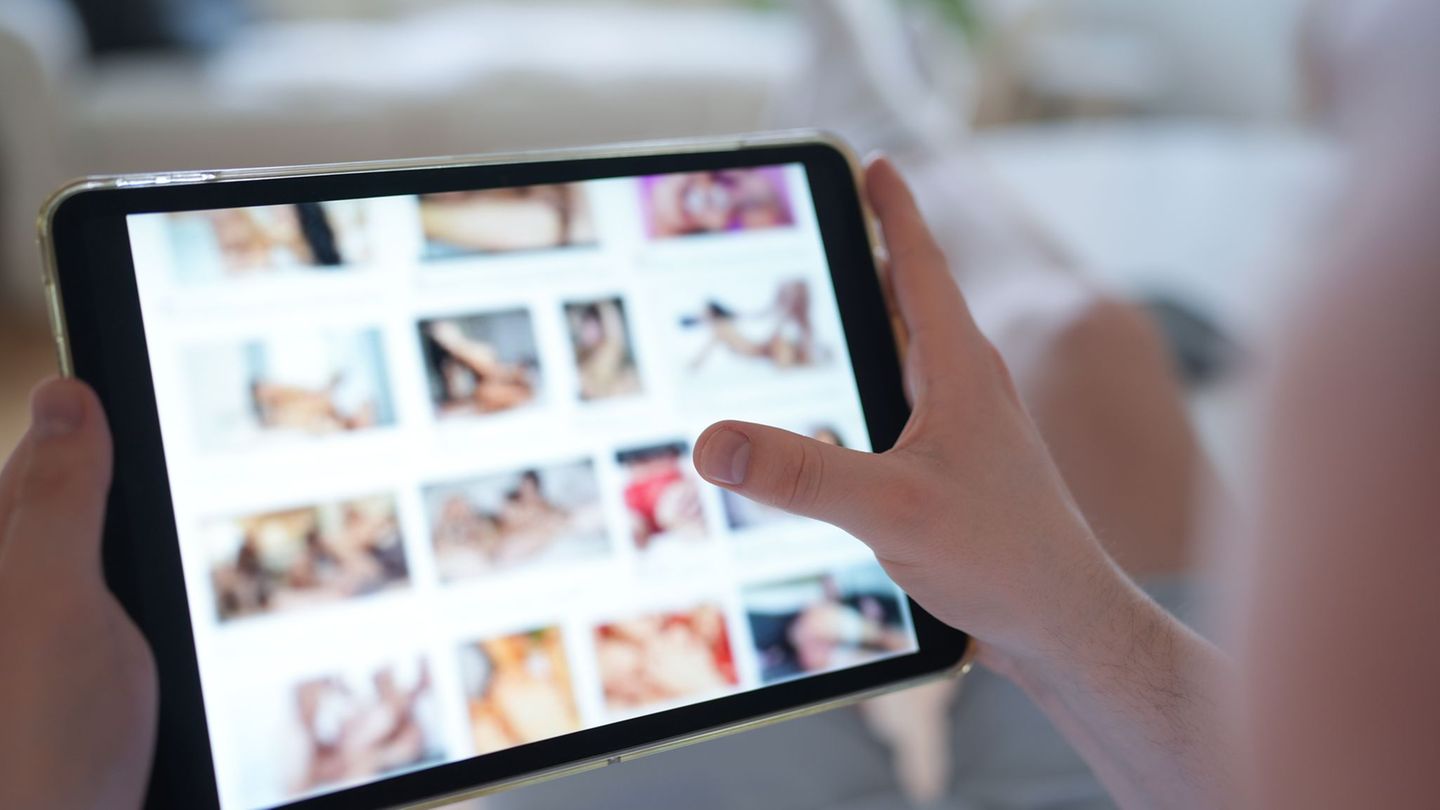 Digitale Gewalt: Gefälschte Nacktfotos – Fachleute sollen Frauen helfen