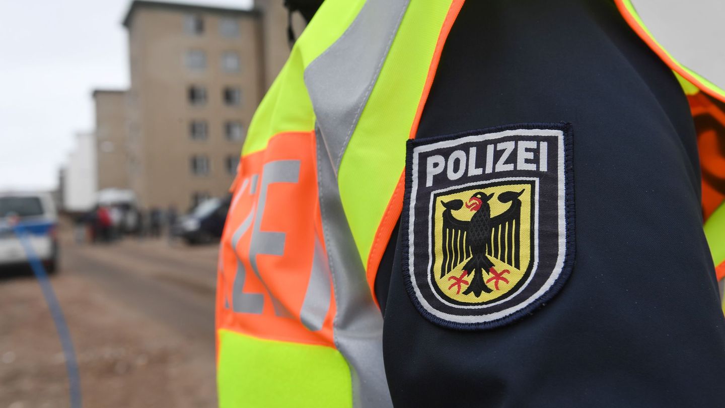 Schleusungen: Razzia wegen Ermittlungen zu illegaler Arbeit auf Baustellen