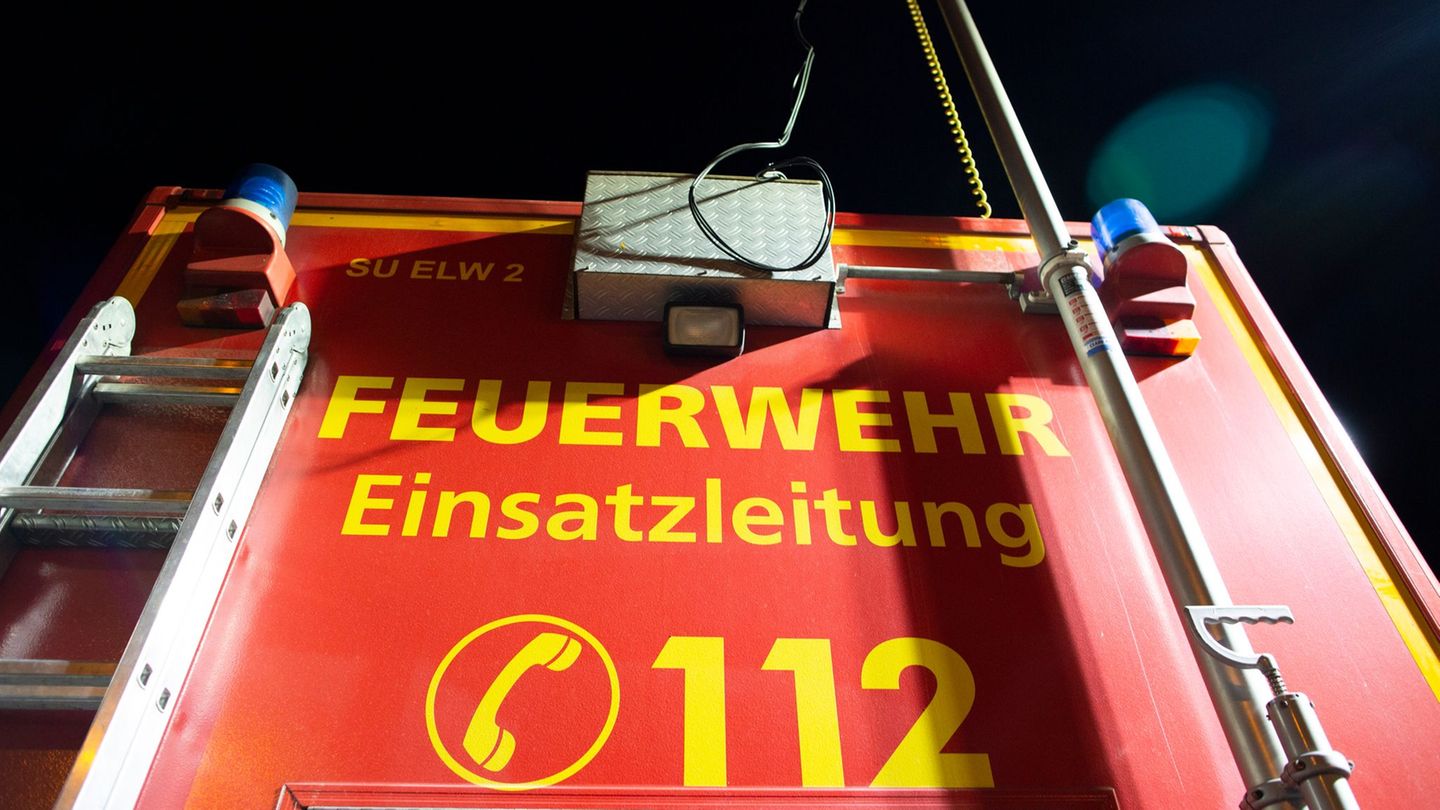 Bad Salzuflen: Brand: Schwangere mit Steckleiter von Balkon gerettet