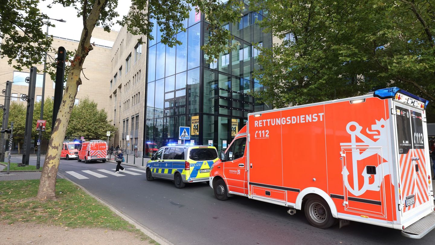 Bibliothek Düsseldorf: 17-Jähriger nach Messerangriff außer Lebensgefahr
