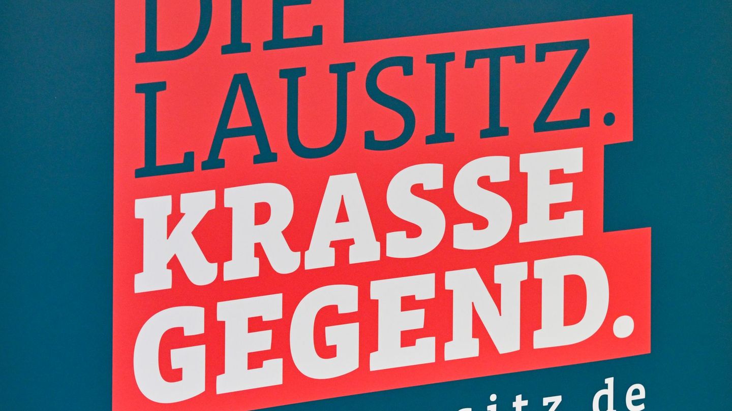 Strukturwandel: Regionalzug rollt in neuem Look in „krasse Gegend“ Lausitz