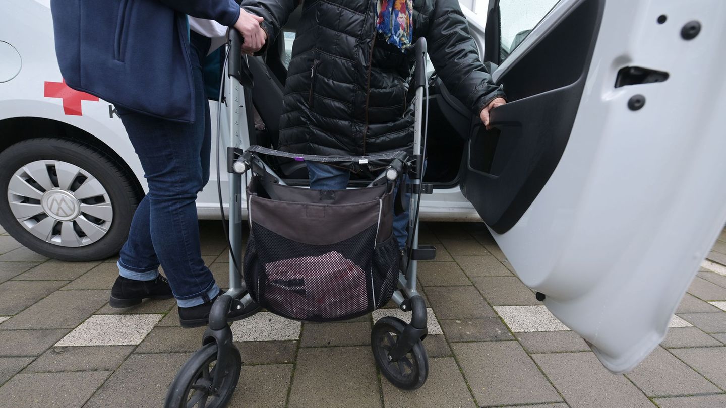 Pflegeversicherung: Bericht: Abschaffung von Pflegegrad 1 im Gespräch