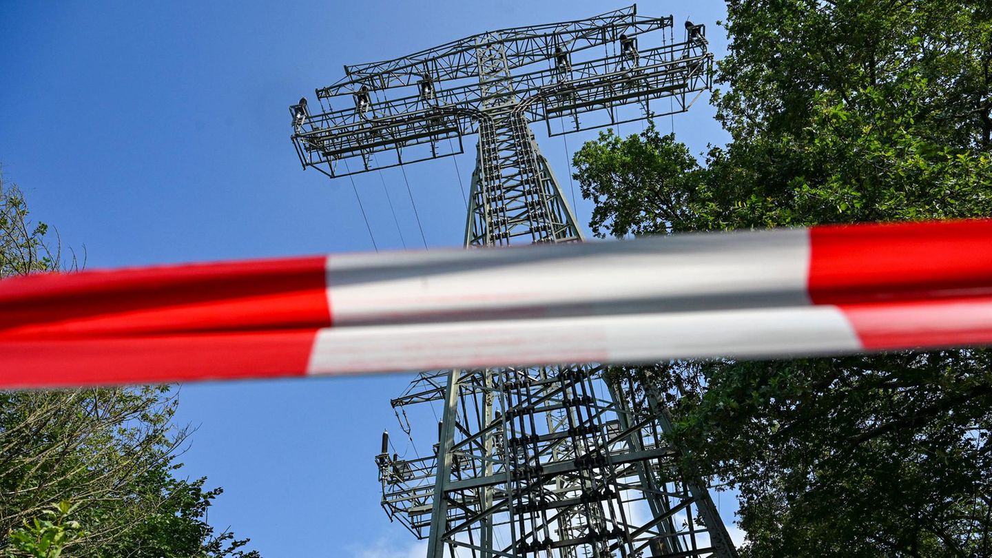 Brandanschlag auf Kabel : Zehntausende Berliner ohne Strom – Polizei prüft Bekennerschreiben