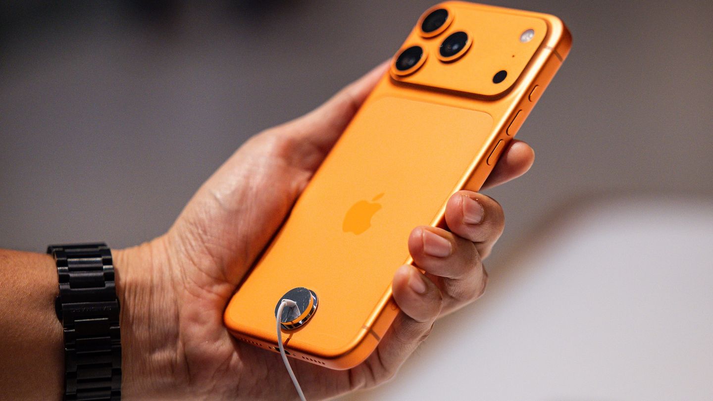 Neue Smartphones: Zerkratzte iPhone 17 Pro gehen viral – hat Apple ein Material-Problem?