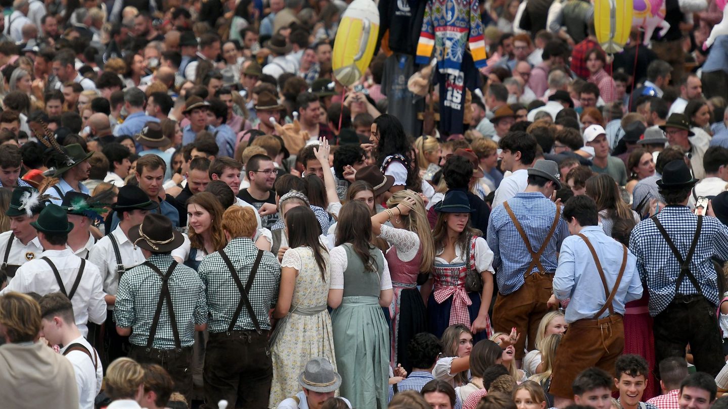 Notfälle: Wiesn-Gelände wegen Überfüllung geschlossen