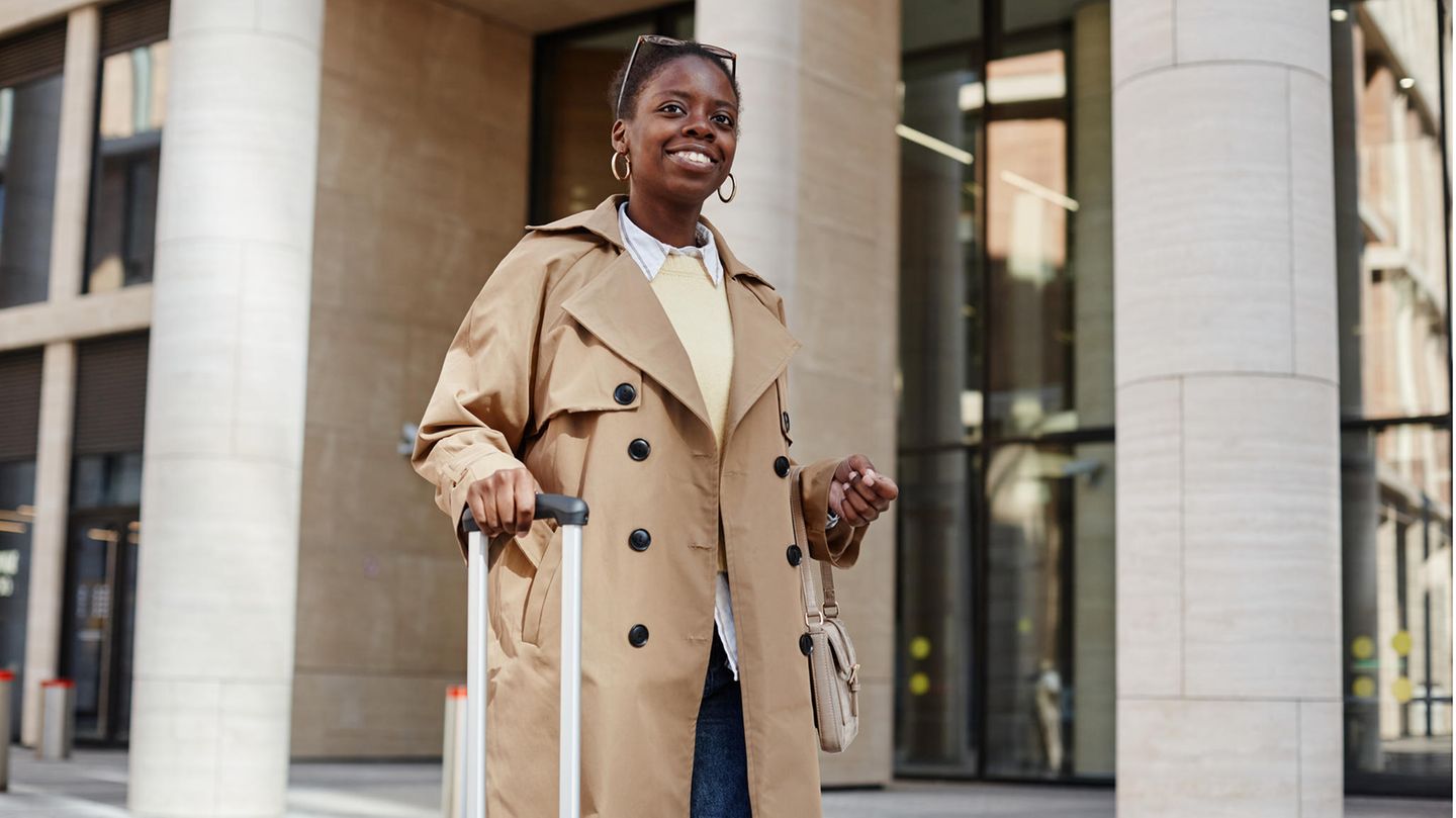 Von klassisch bis ausgefallen: Trenchcoat-Trends 2025: Das sind die vier diesjährigen Must-haves