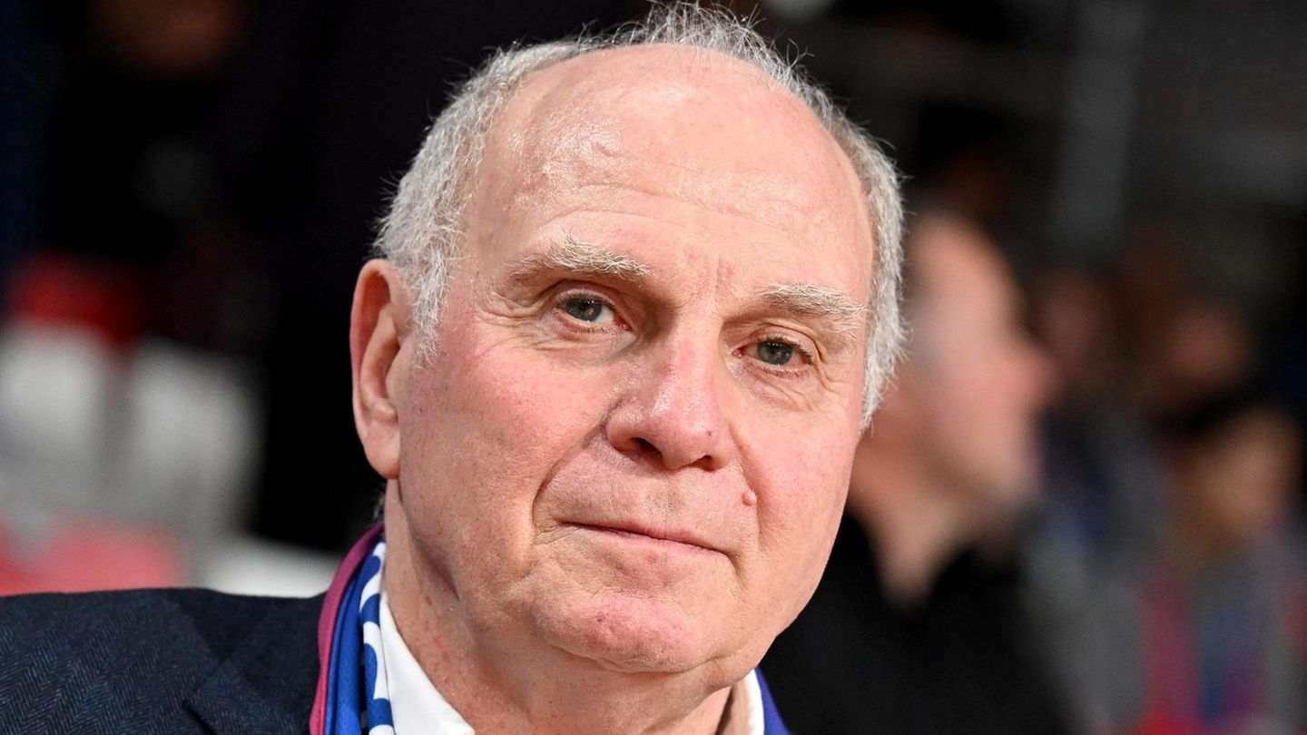 Ehrenpräsident: „Völlig bekloppt“: Hoeneß schimpft über Transfermarkt