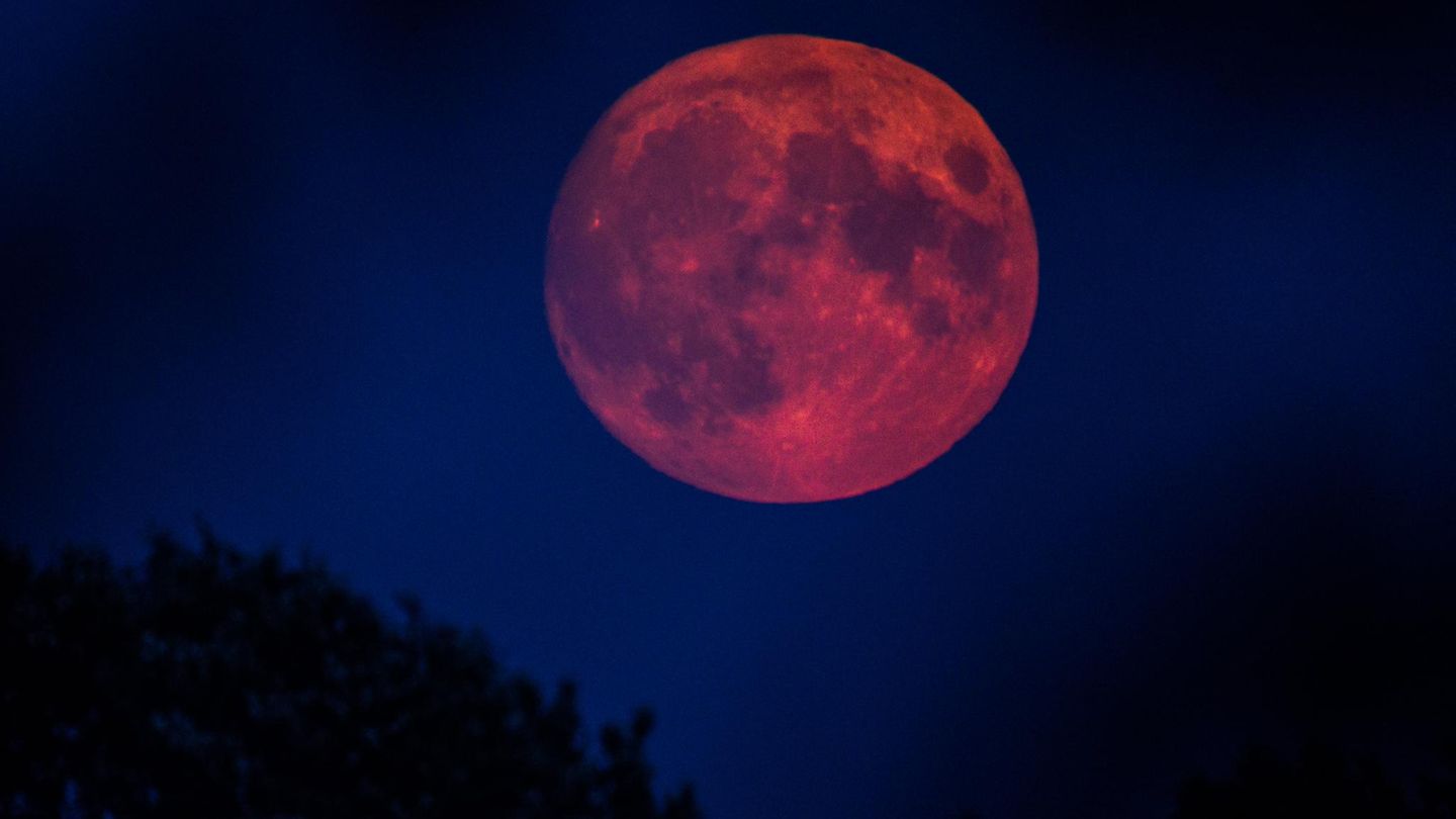 Totale Mondfinsternis: Seltenes Himmelsspektakel: Vollmond wird im September zum Blutmond