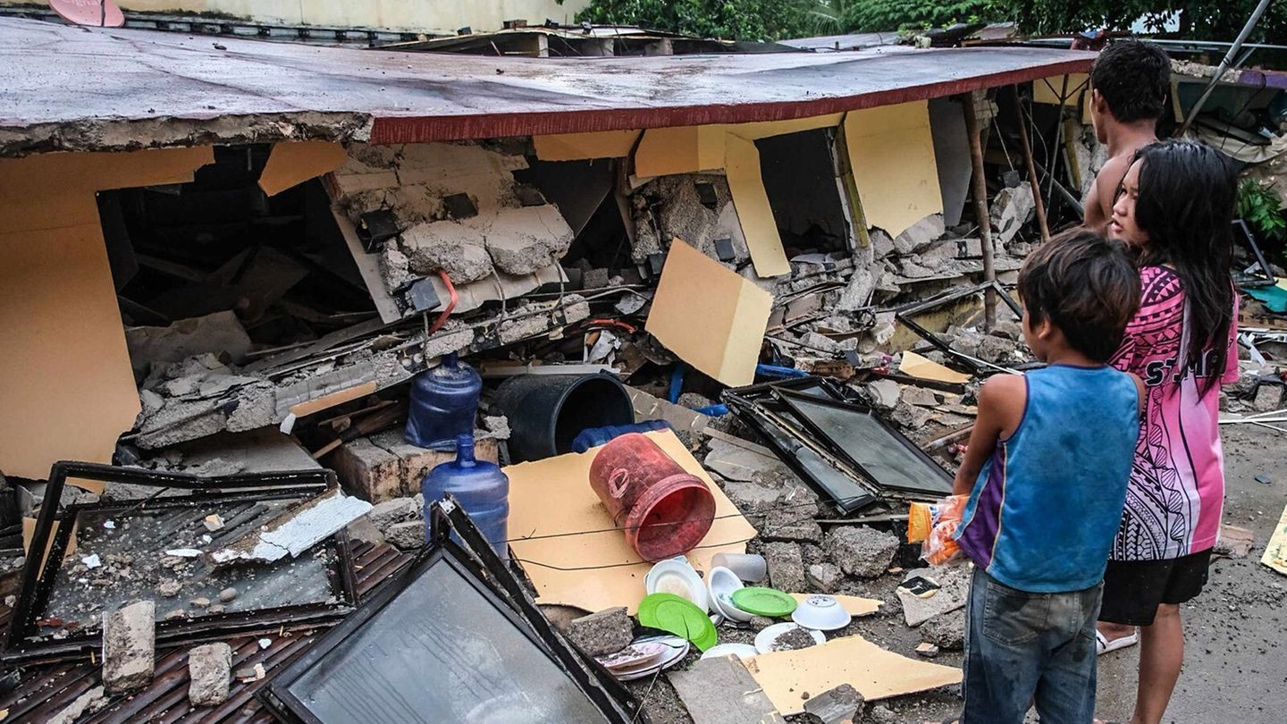 Stärke 6,9: Schweres Erdbeben auf den Philippinen: mindestens 60 Tote