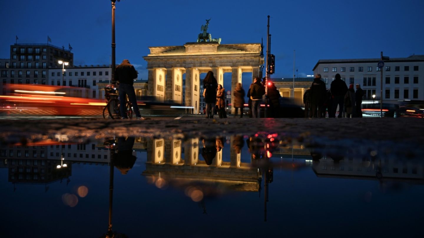 Brandenburger Tor mit Farbe beschmiert – Polizei ermittelt