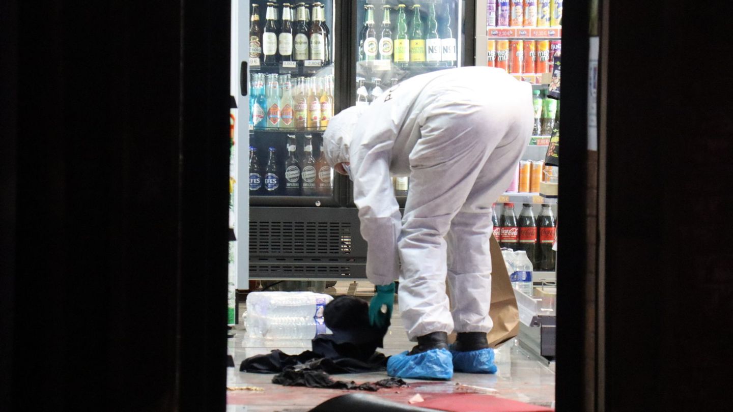 Fahndungsmaßnahmen: Polizeieinsatz in Mannheim – Schwerverletzter nach Gewalttat