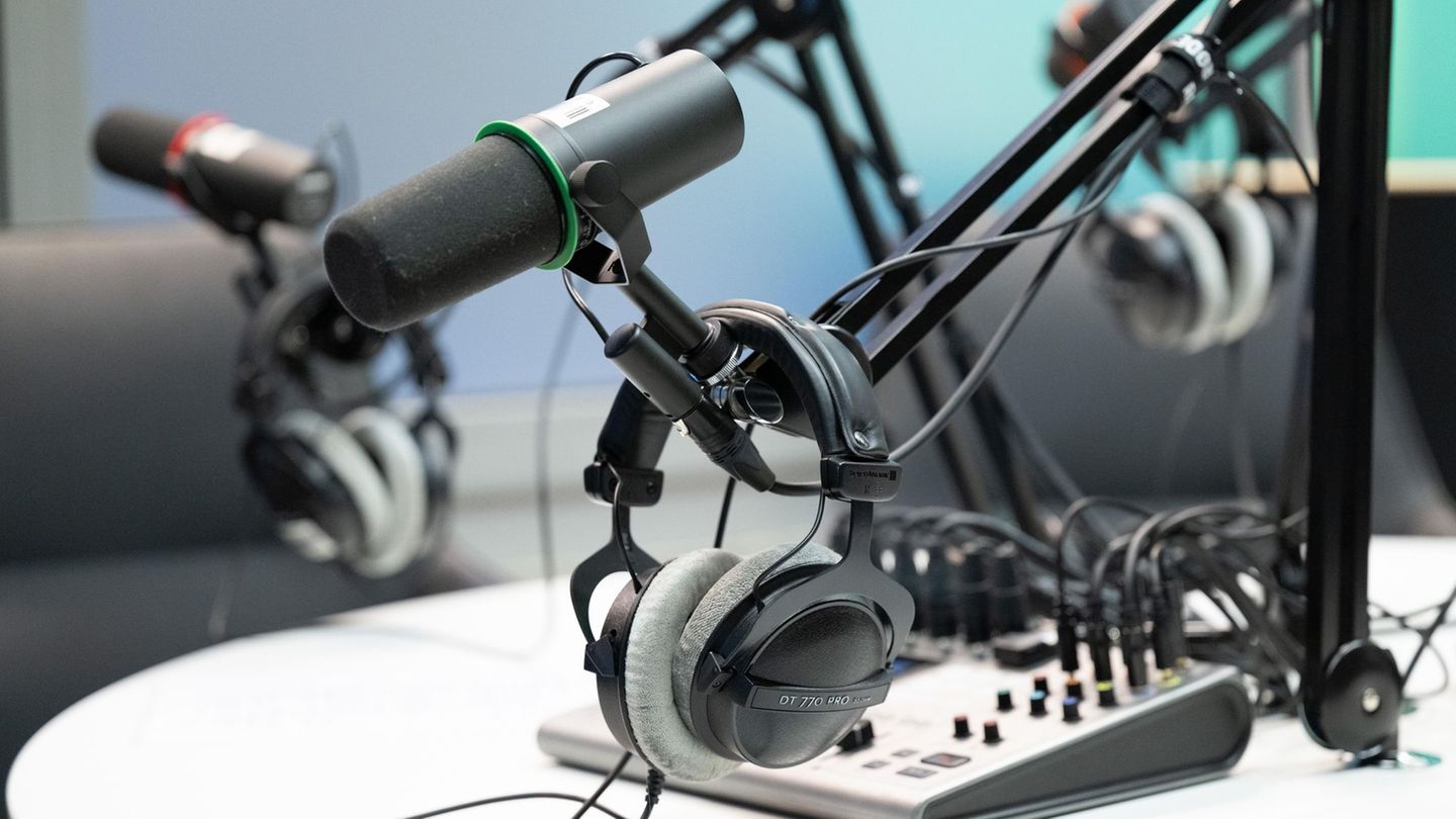 Medien: Teure Podcasts floppen – Wenig Hörer trotz hoher Kosten