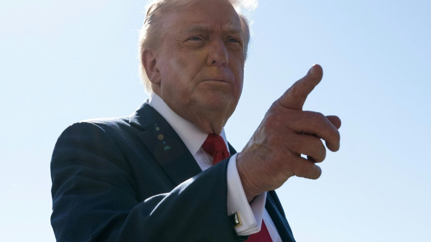Trump kündigt Entlassungen wegen anhaltender Haushaltssperre in den USA an