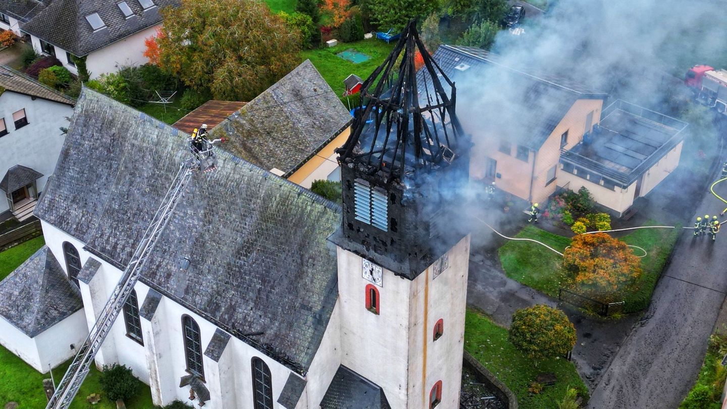 Brände: Höherer Schaden bei Kirchturmbrand entstanden