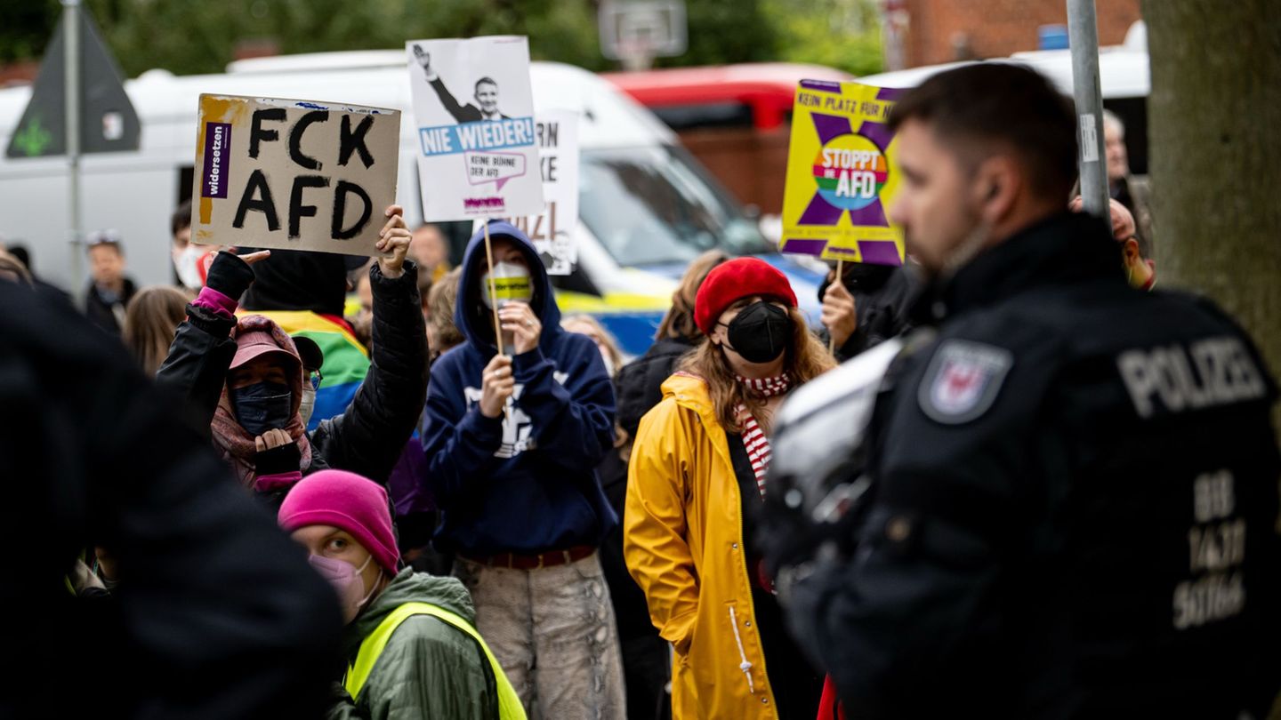 Treffen: Proteste vor AfD-Parteitag in Jüterbog