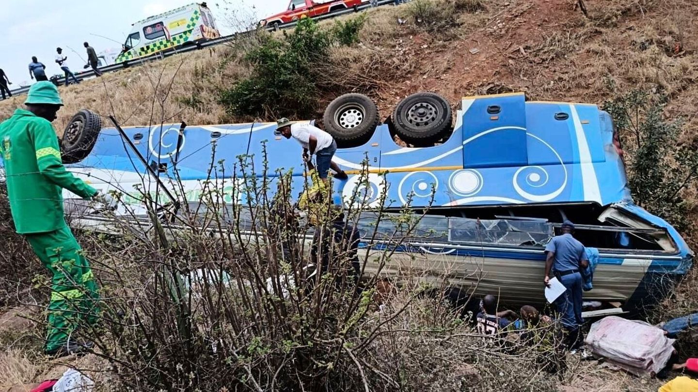 Unfälle: Mindestens 40 Tote bei Busunglück in Südafrika