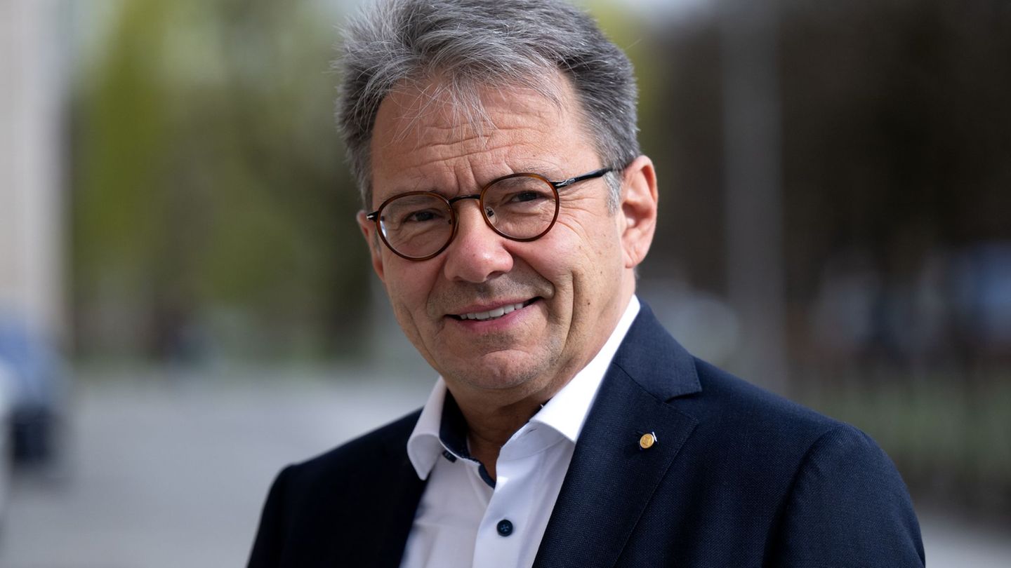Landkreistag: Landräte-Chef: Finanzloch immer größer