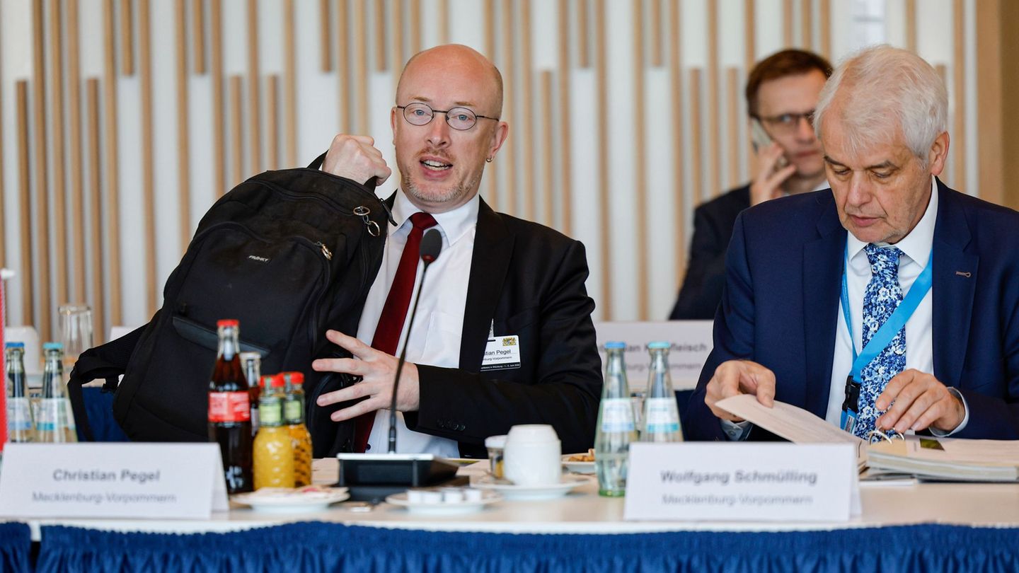 Kritik an Beförderungspraxis: Bürgerbeauftragter konstatiert Verstöße bei Turbobeförderung