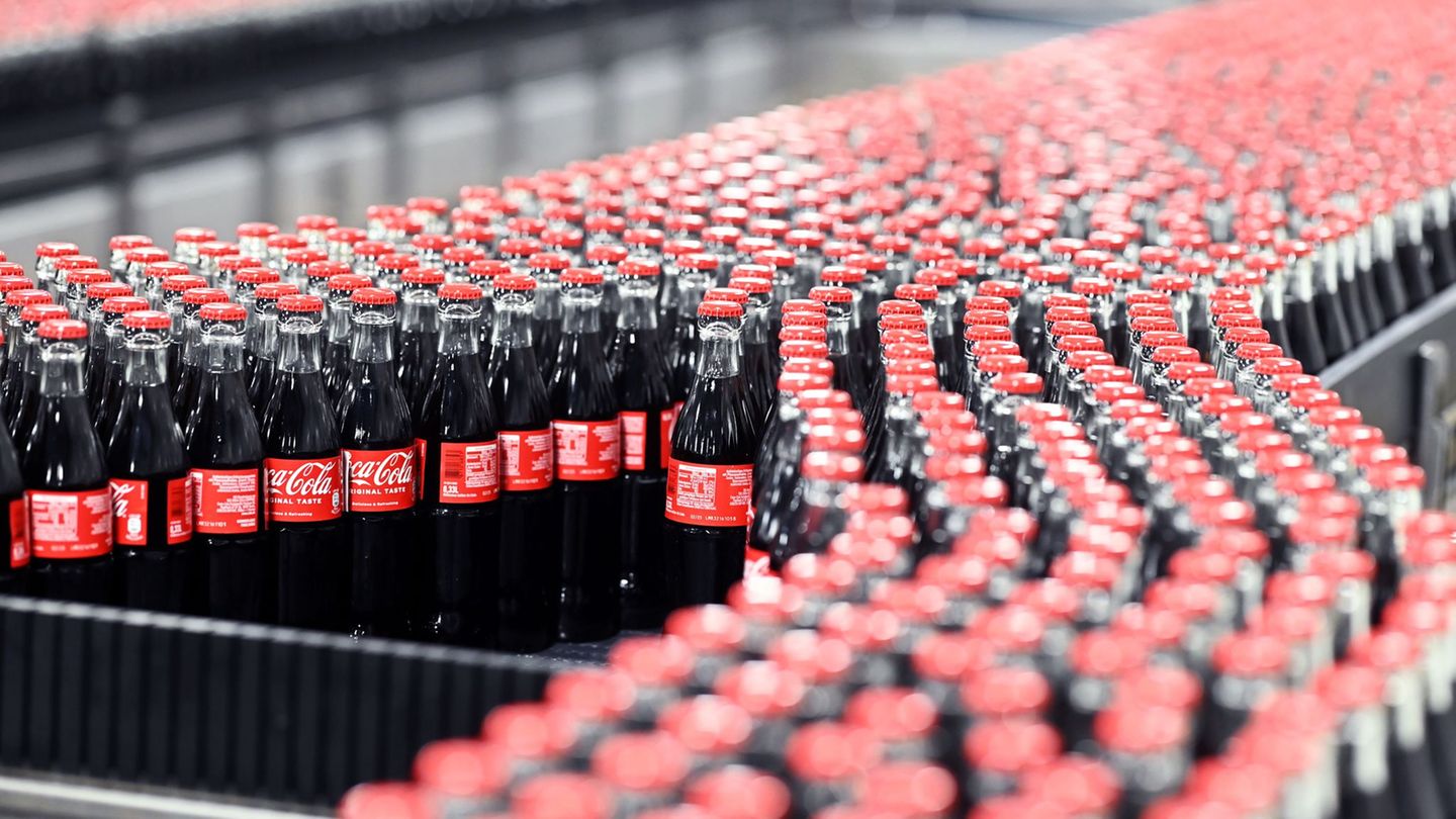 Tarifrunde: Warnstreik bei Coca-Cola – Gewerkschaft fordert mehr Lohn