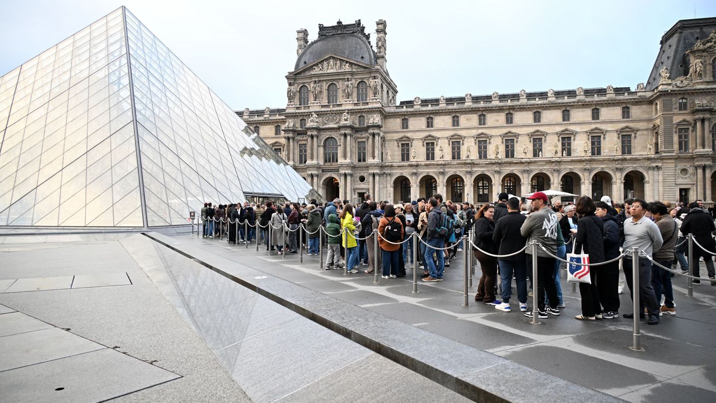 Kriminalität: Louvre-Diebstahl: Kritik an Sicherheitslücken wächst