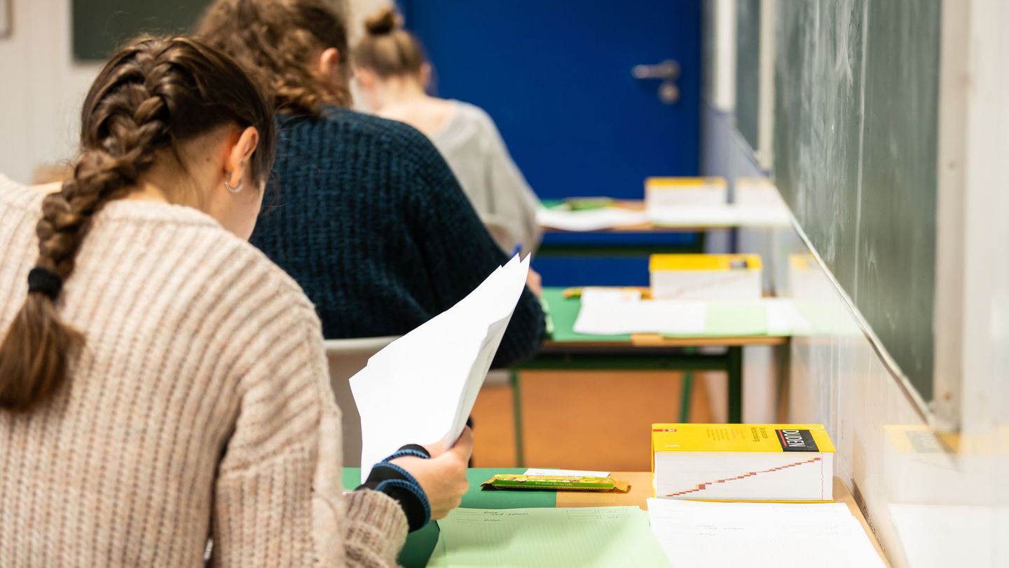 Anhörung im Landtag: Schulexperten halten Prüfungssystem für verbesserungsfähig