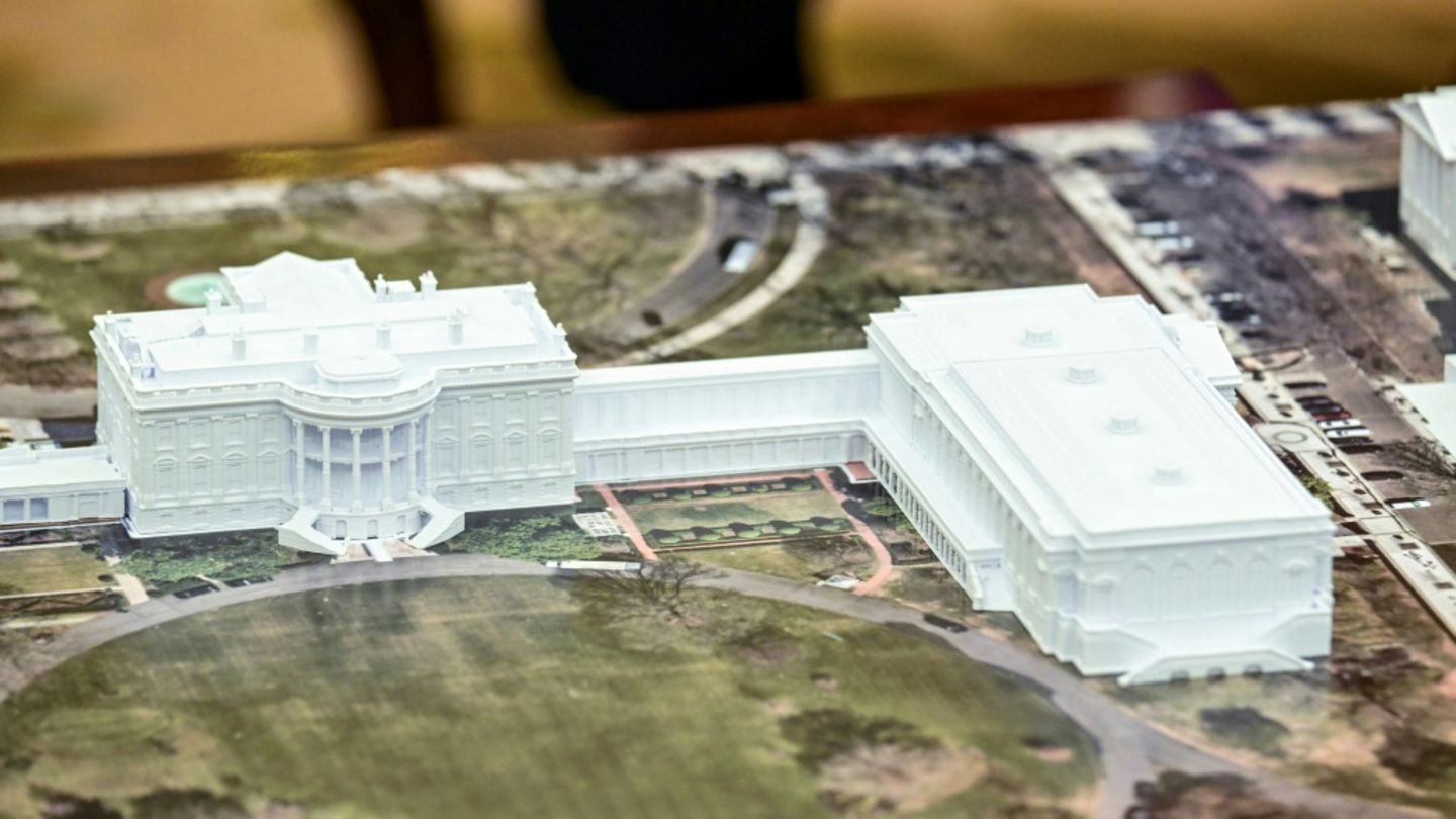 Trump: Fast kompletter Ostflügel vom Weißen Haus wird für Ballsaal abgerissen