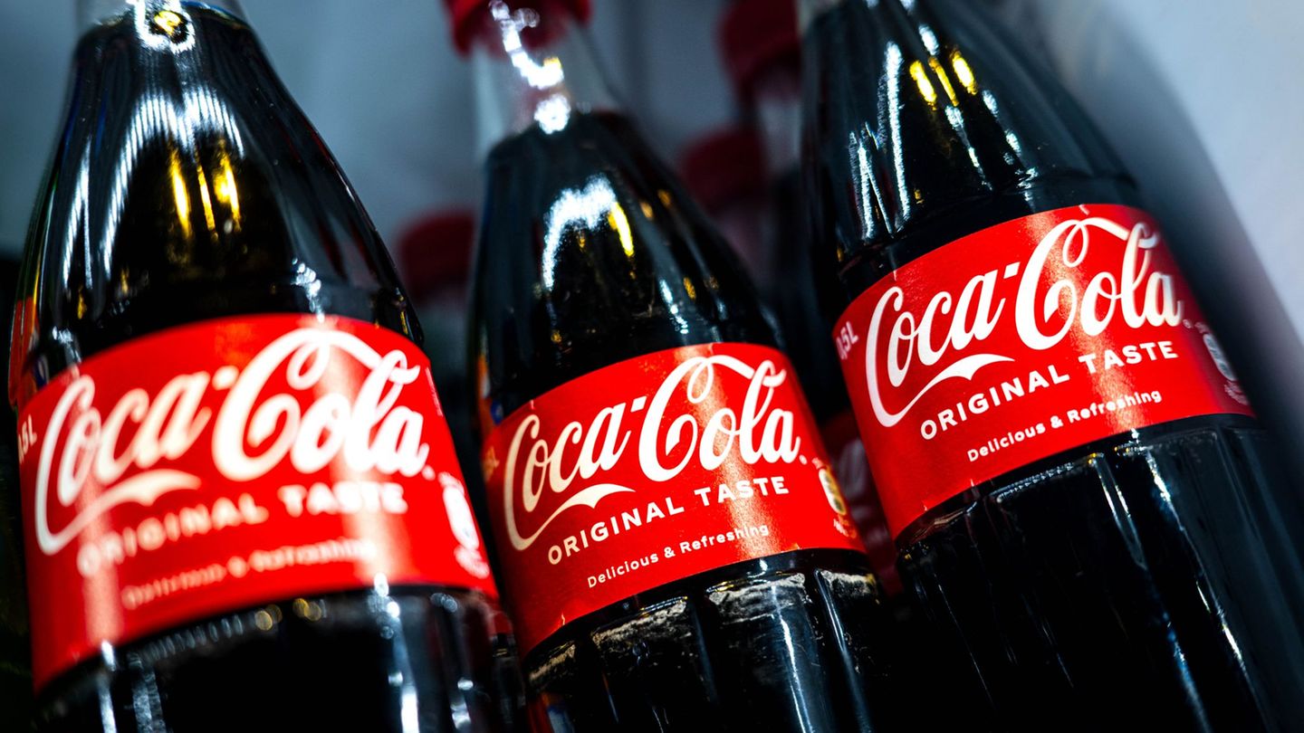 Tarifverhandlungen: Beschäftigte von Coca-Cola streiken für mehr Lohn