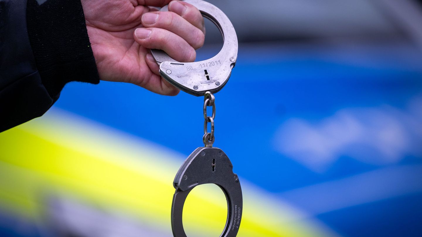 Kriminalität: Messerangriff auf Supermarktparkplatz – Vier Festnahmen