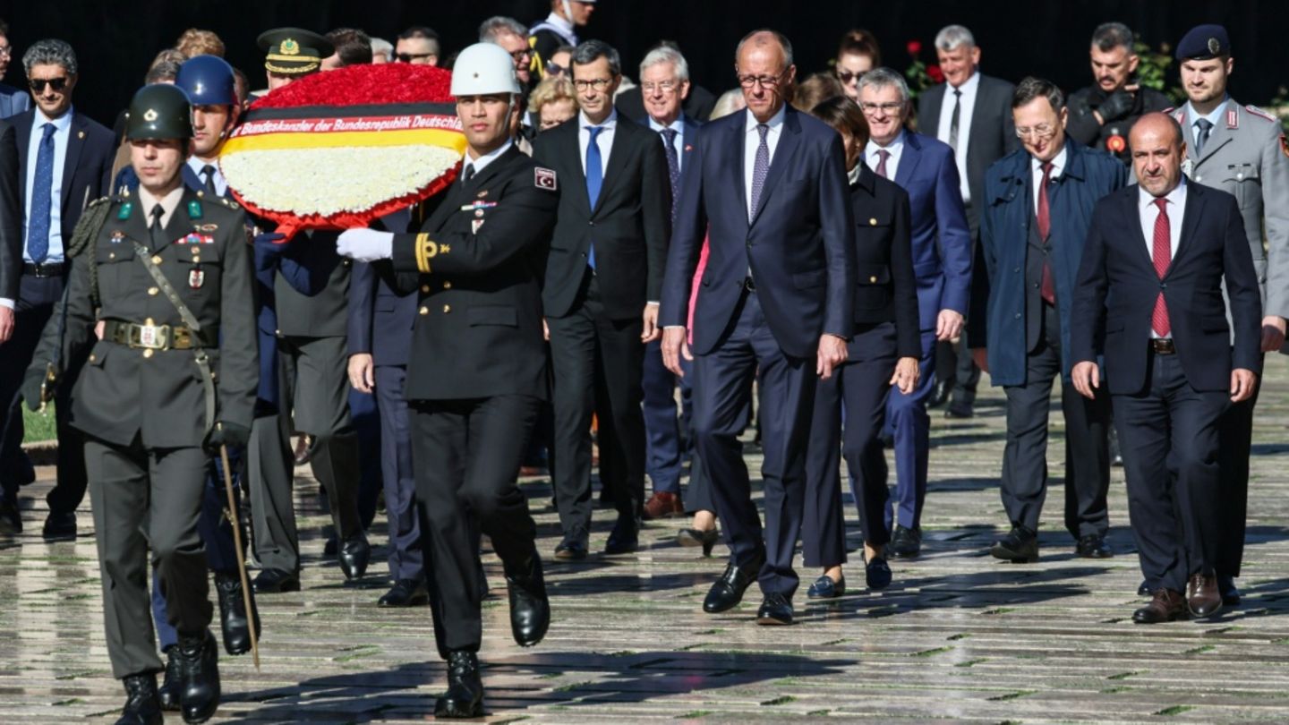 Merz von Erdogan in Ankara mit militärischen Ehren empfangen