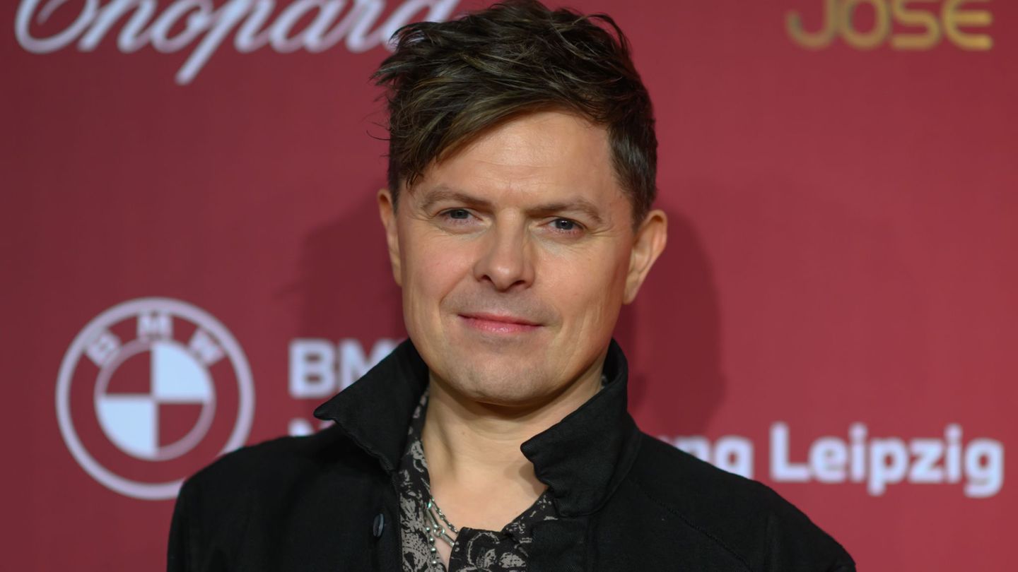 Jung und berühmt: Kelly über Zeit als Kinderstar: „Halbwegs heil überstanden“