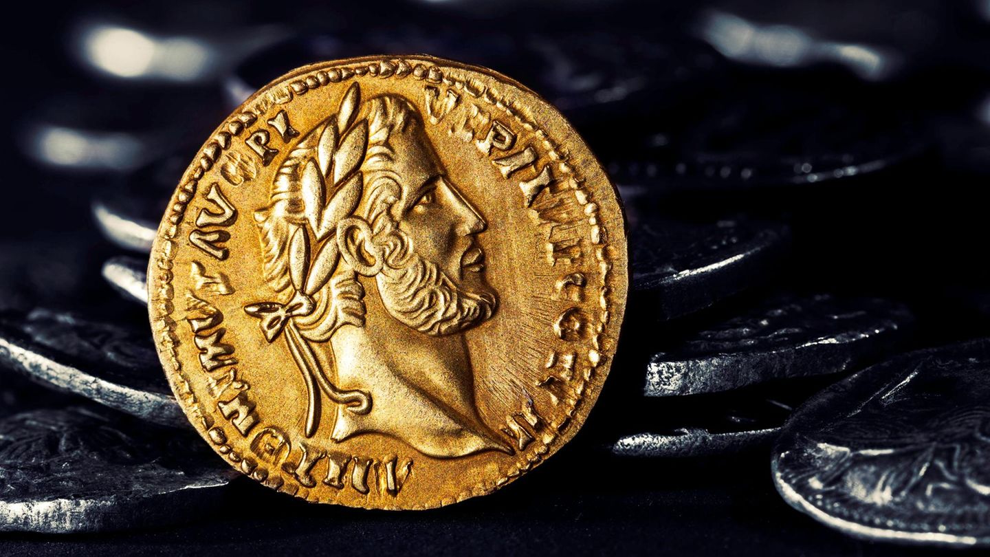 Betrug im Internet: Frau kauft alte Gurke für 3300 Euro – anstatt Goldmünze