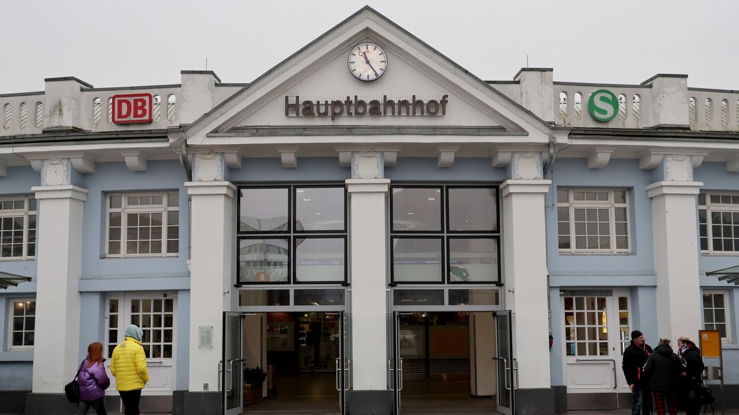 Rostocker Hauptbahnhof: Erst Orgasmus in der Fotobox – dann ist die Handtasche weg
