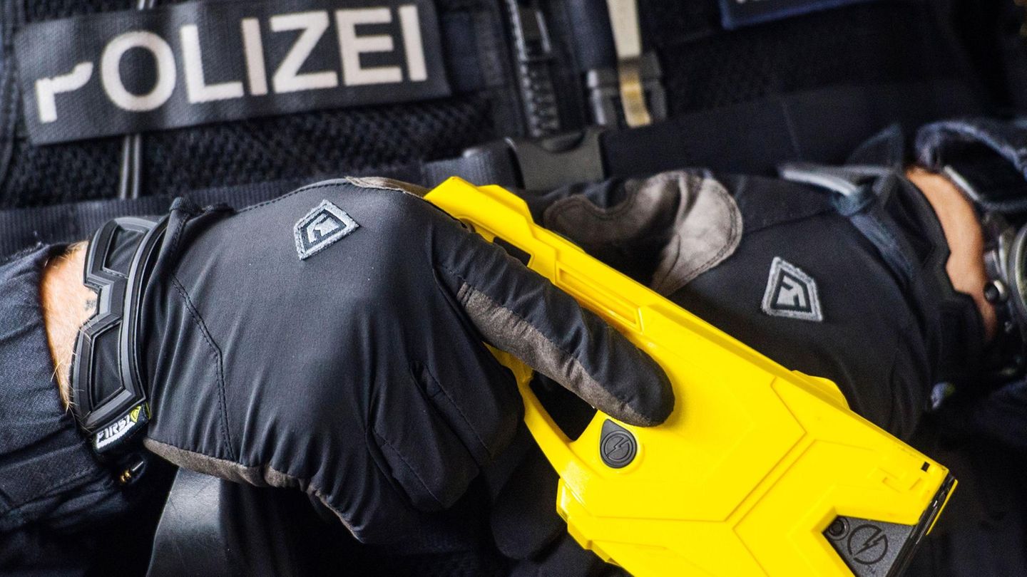 Vom Bundestag gebilligt: Bundespolizei darf Taser einsetzen