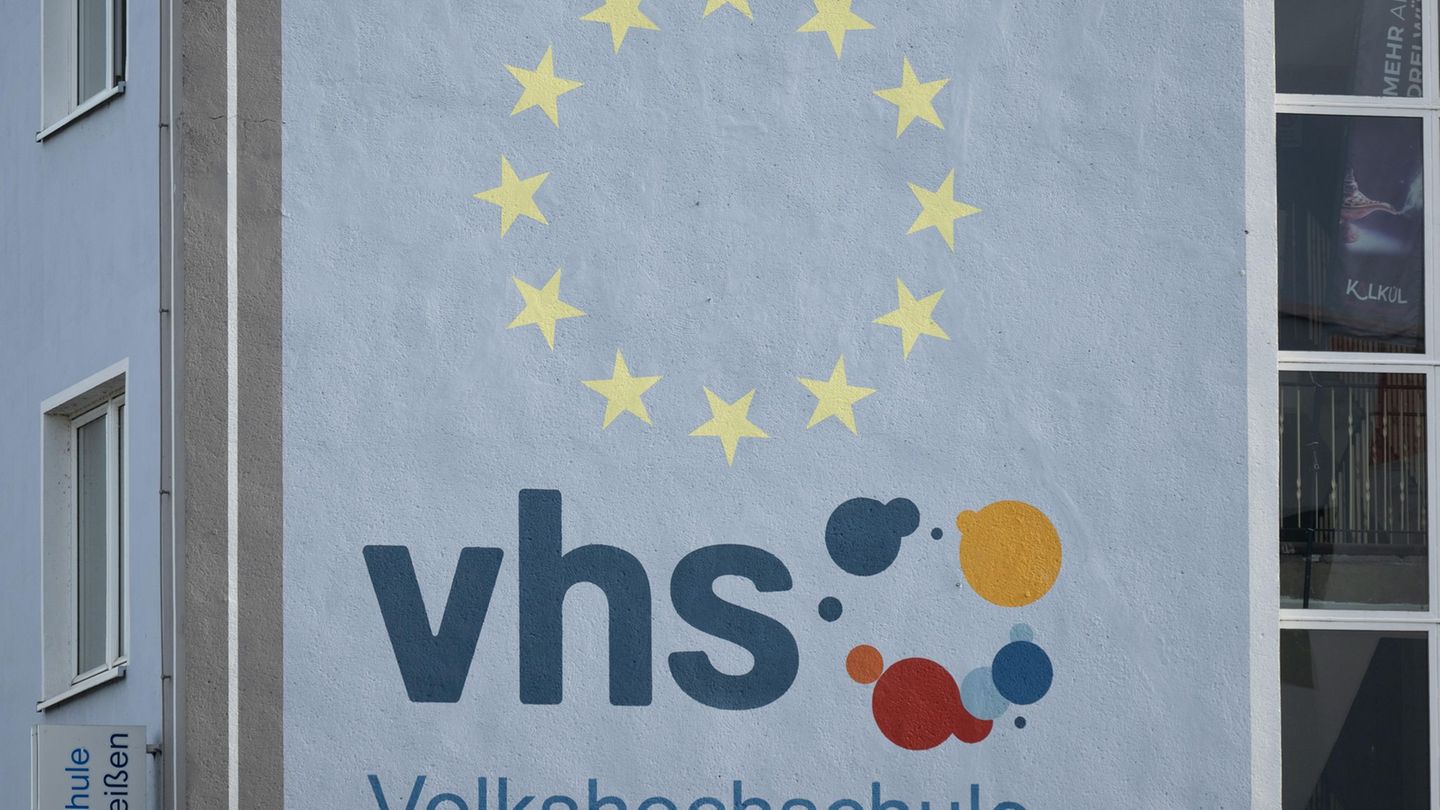 Volkshochschulen: Volkshochschulen am Limit – Land deckelt Zuschüsse