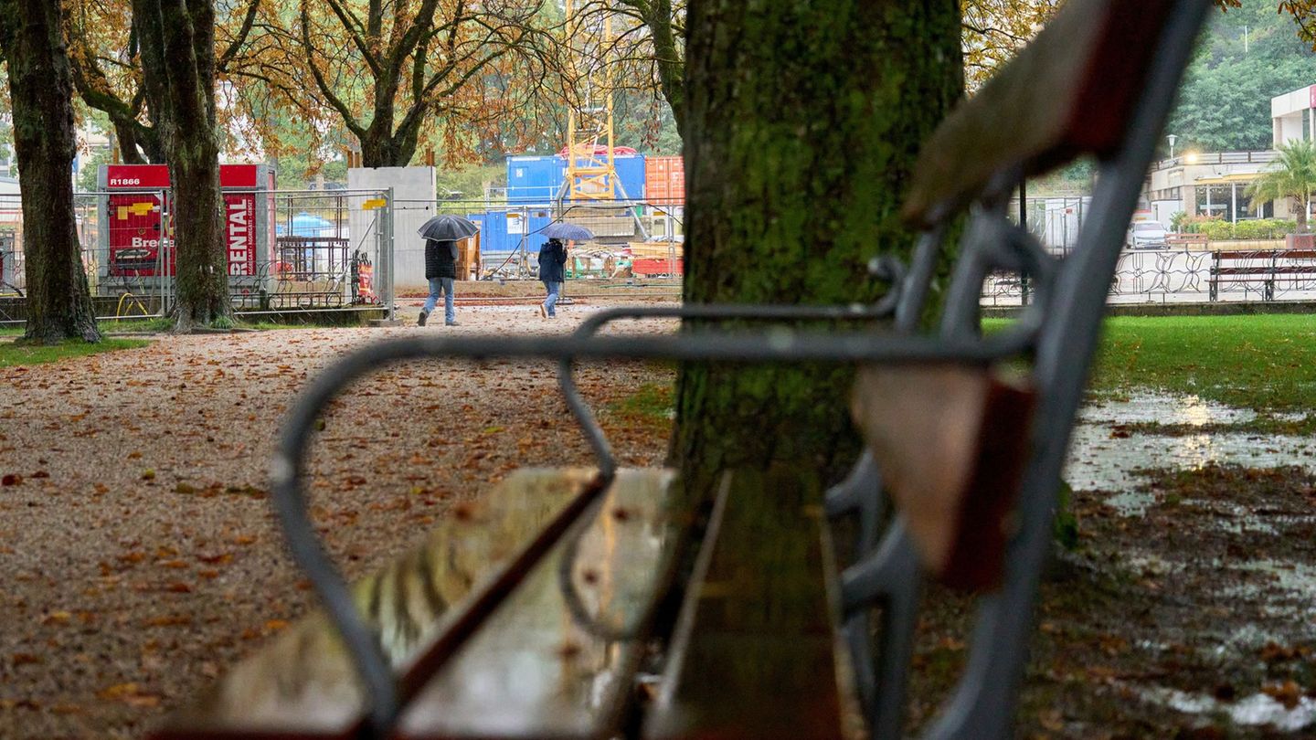 Wettervorhersage: Wolken, Regen und im Bergland starke Böen