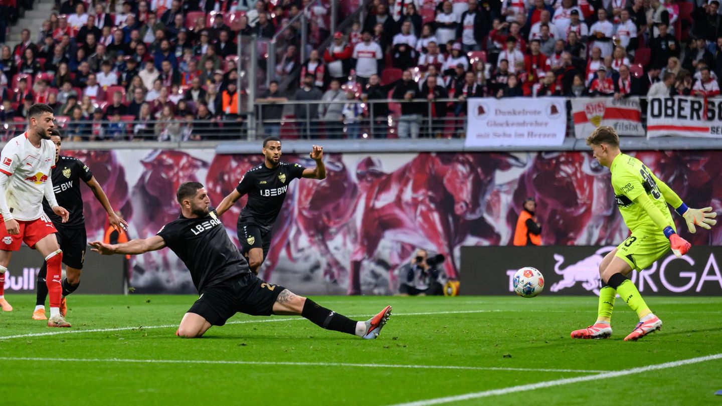 Fußball-Bundesliga: Nach Patzer: Hoeneß stärkt Torwart Nübel