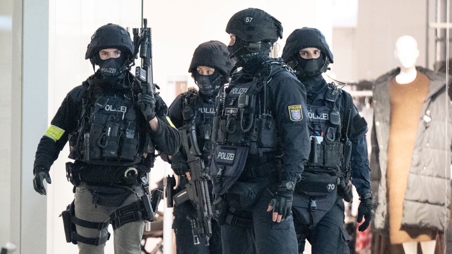 Notfälle: Einkaufszentrum in Frankfurt nach Knallgeräuschen geräumt