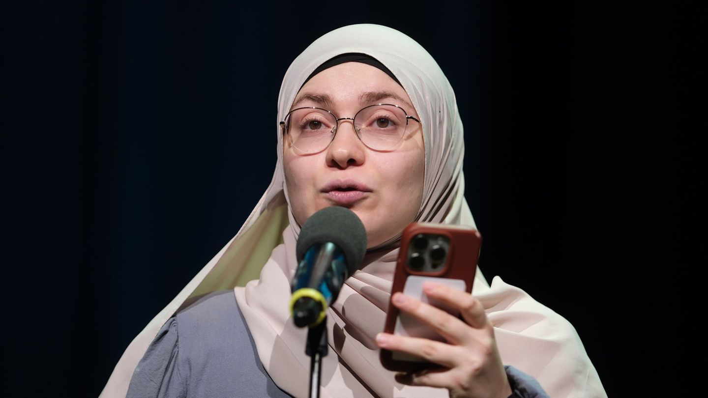 Dichter auf der Bühne: Ayse Irem gewinnt Deutsche Meisterschaft im Poetry Slam