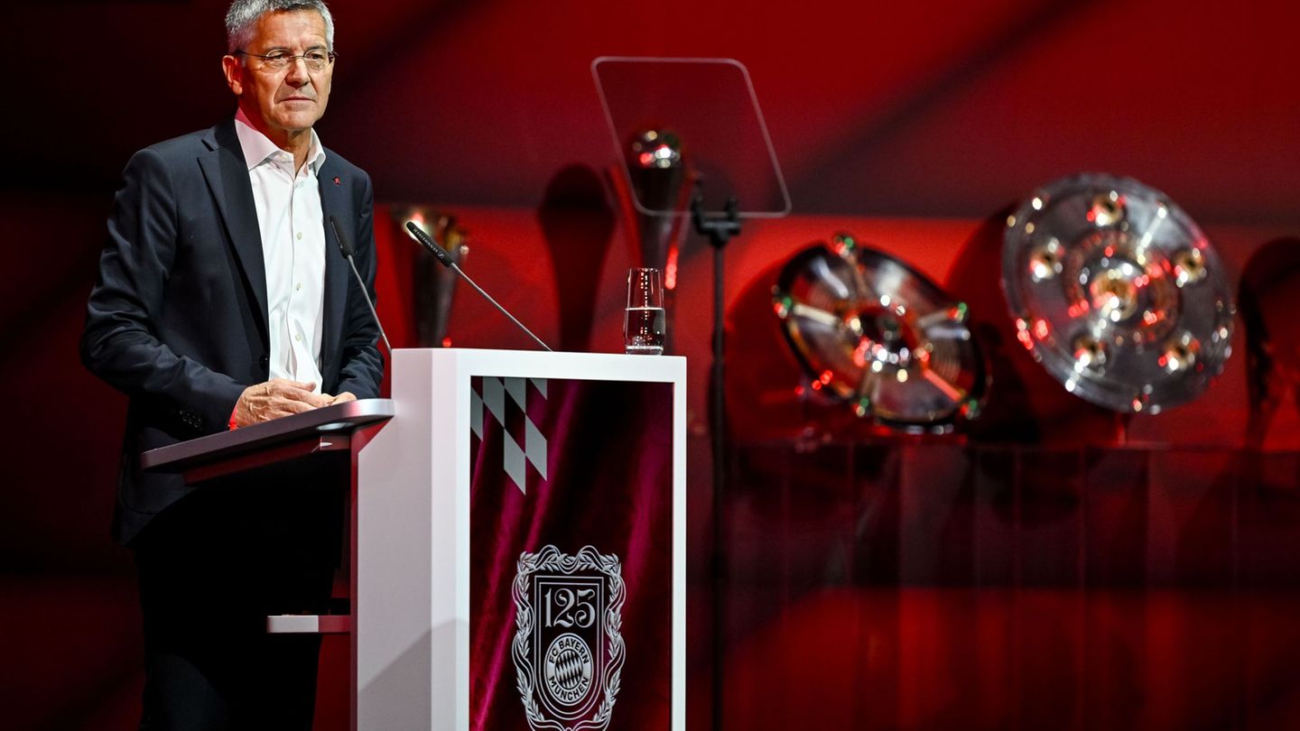 Fußball-Bundesliga: Hainer mit großer Mehrheit Bayern-Präsident bestätigt