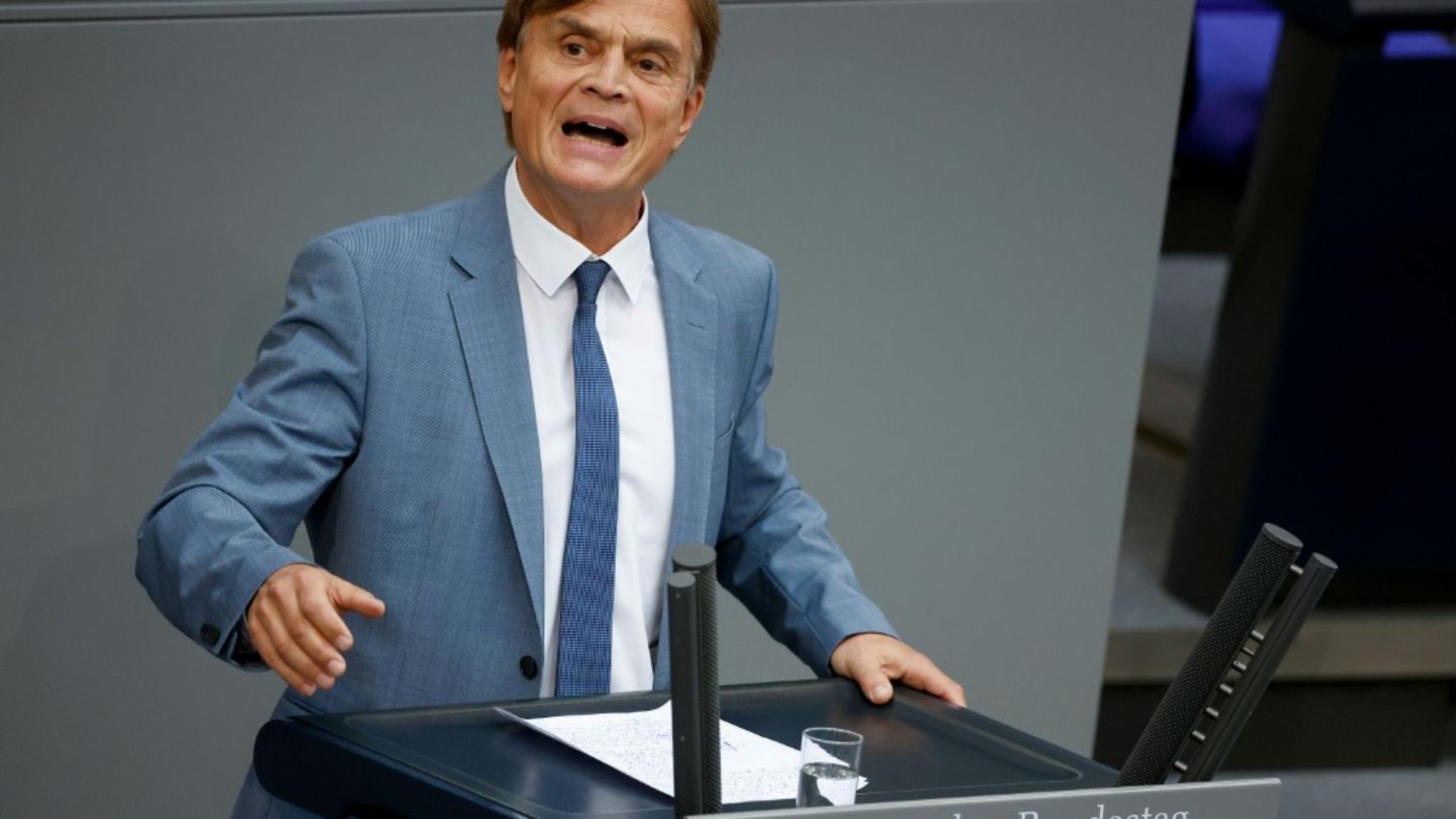 Auto von AfD-Politiker Baumann in Hamburg ausgebrannt