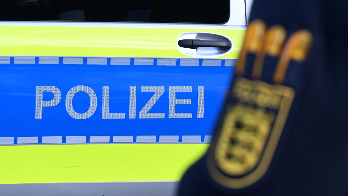 Kriminalität: Unbekannte sprengen Geldautomat in Nürtingen und flüchten