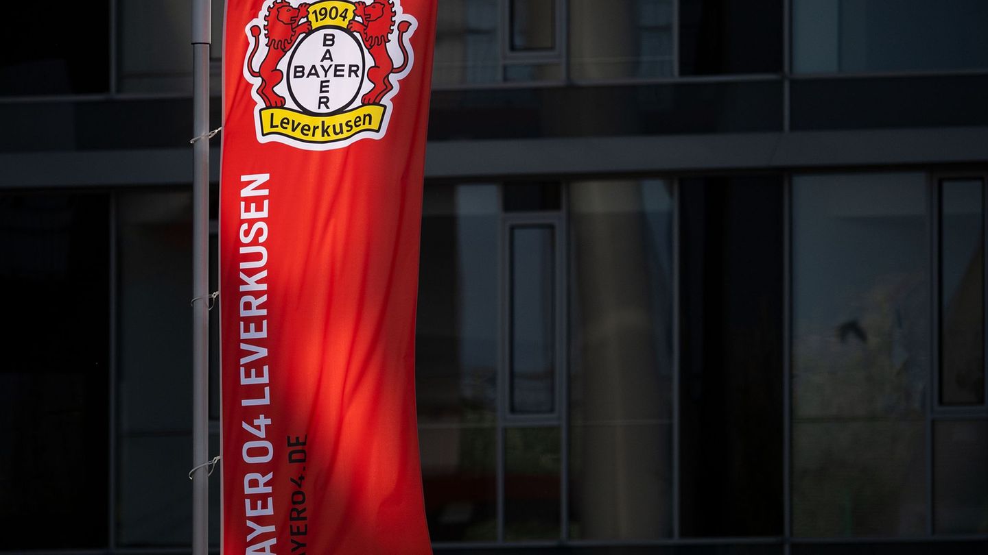 Fußball: Monheim stoppt Baupläne: Bayer-Fußballcampus auf Eis