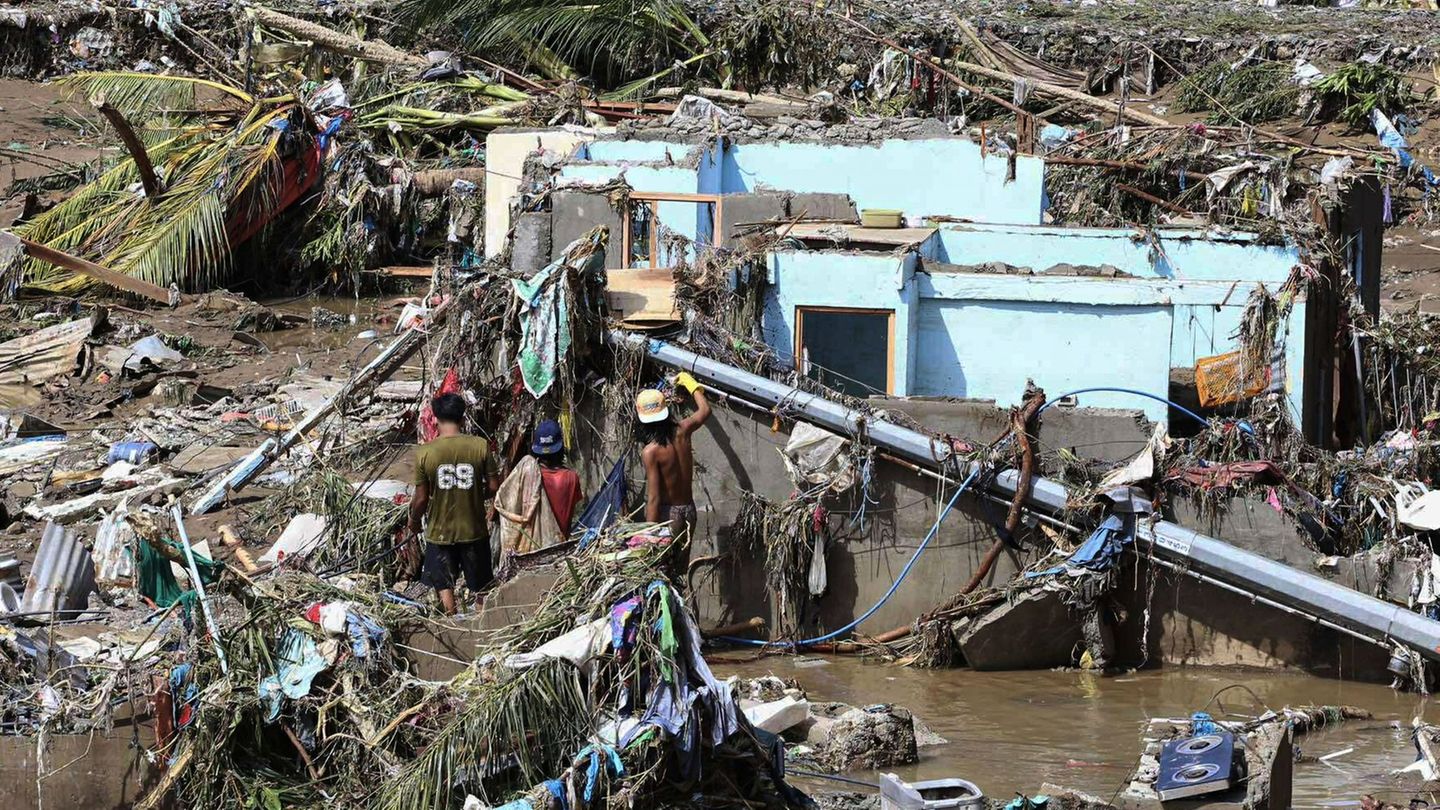Tropensturm in Südostasien: Zahl der Toten nach Taifun auf den Philippinen steigt