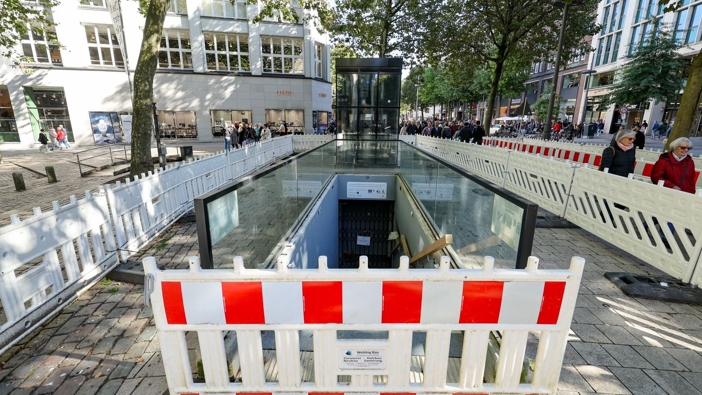 Senat sieht Fremdverschulden: Senat fordert Schadenersatz für Toiletten-Pleite